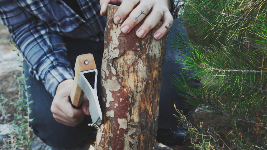 hatchet + knife for outdoor adventures